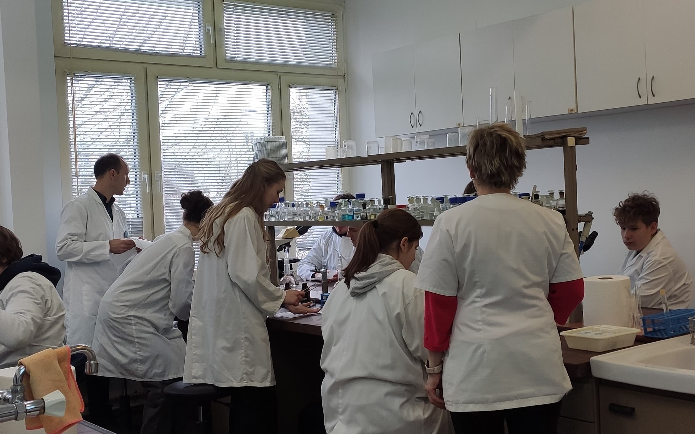 Czy wiesz, co jesz? Bakterie w produktach mlecznych – Noc Biologów 2026